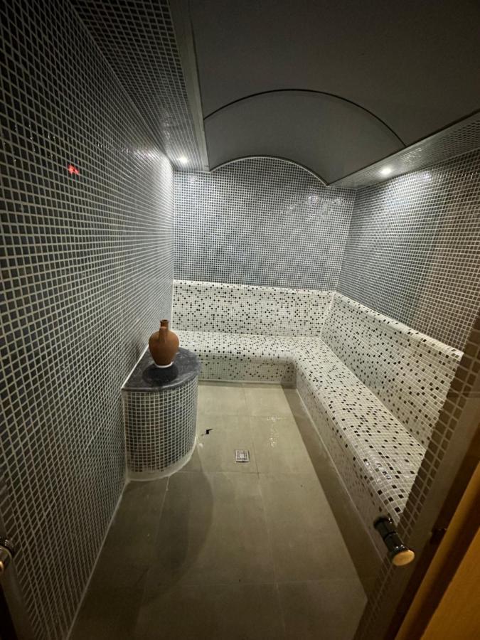Side Golden Rock Hotel&Spa エクステリア 写真