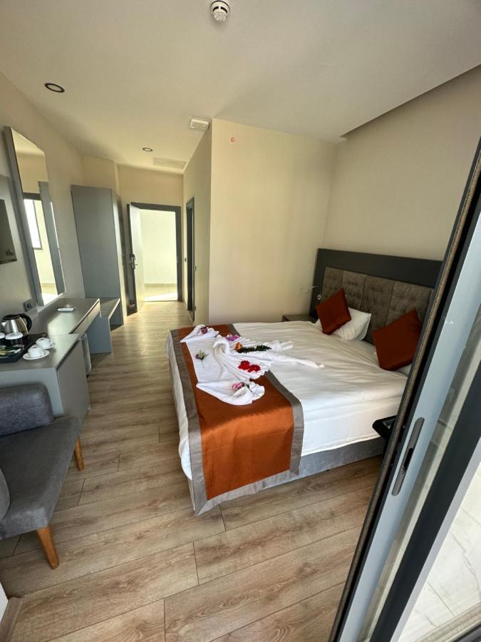 Side Golden Rock Hotel&Spa エクステリア 写真