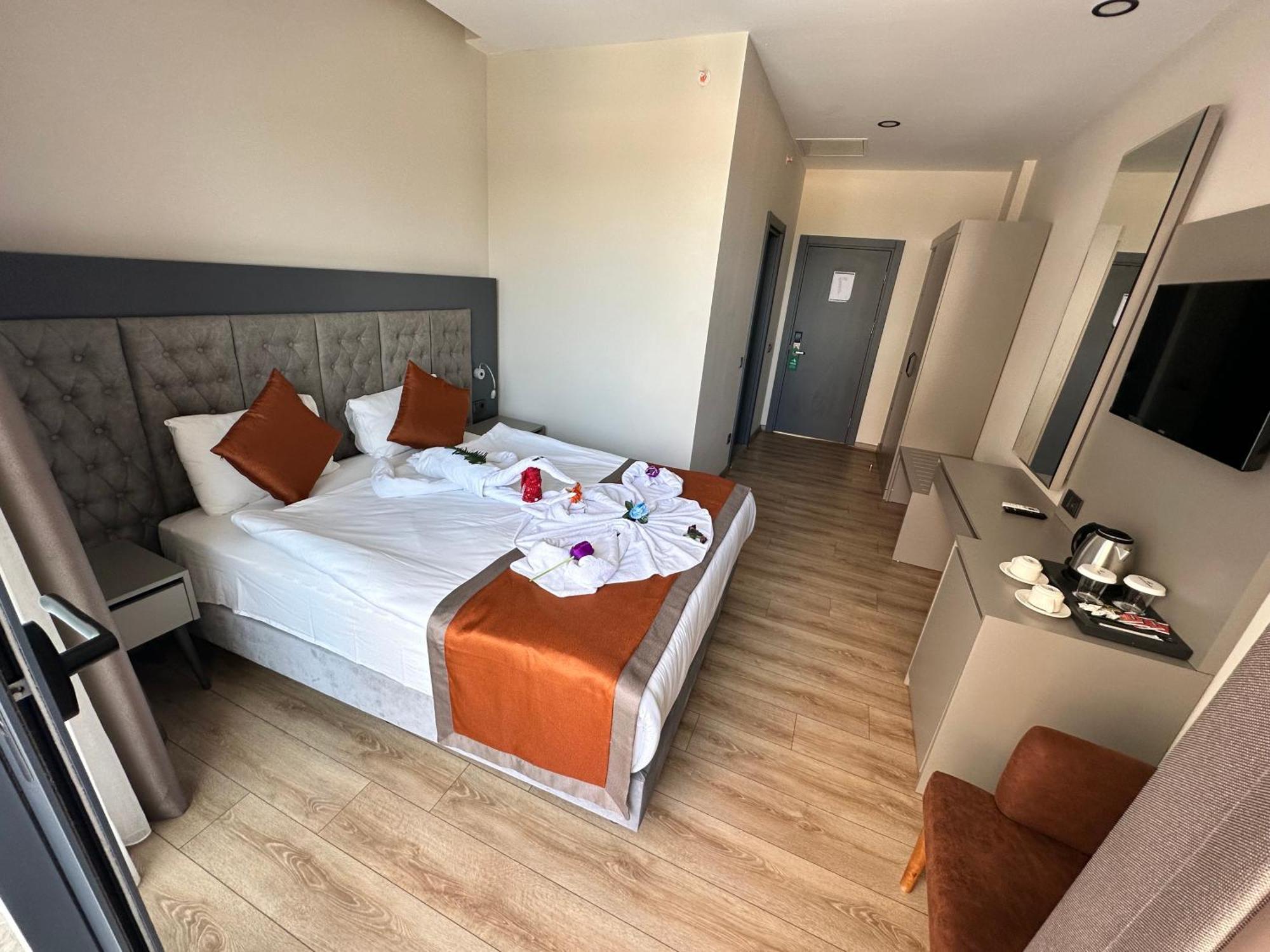 Side Golden Rock Hotel&Spa エクステリア 写真