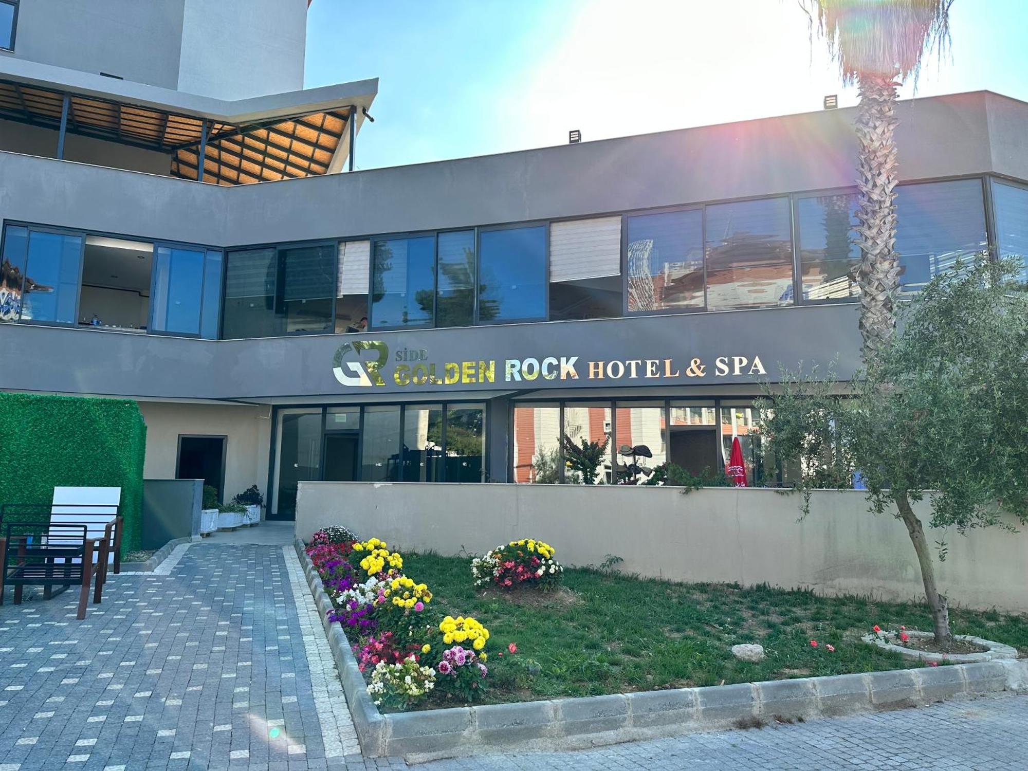 Side Golden Rock Hotel&Spa エクステリア 写真